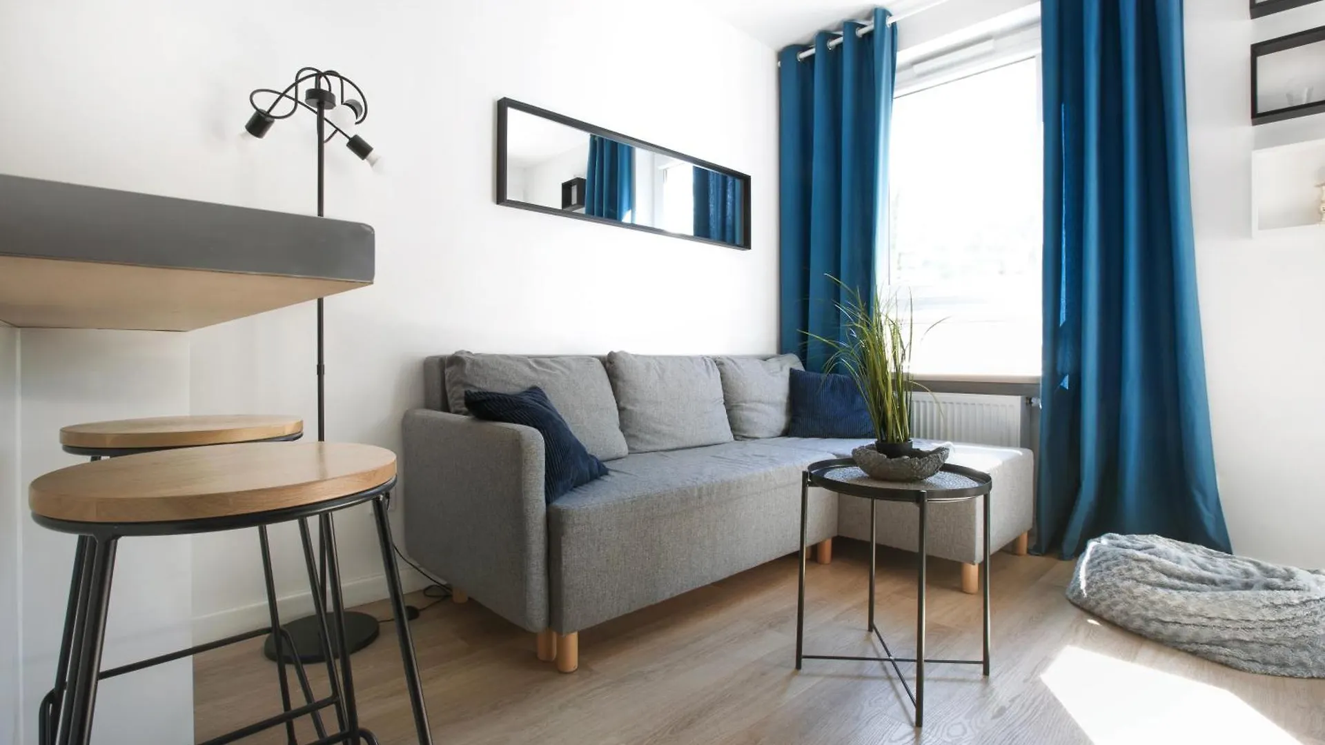Komfortowy apartament z balkonem i parkingiem Wrocław