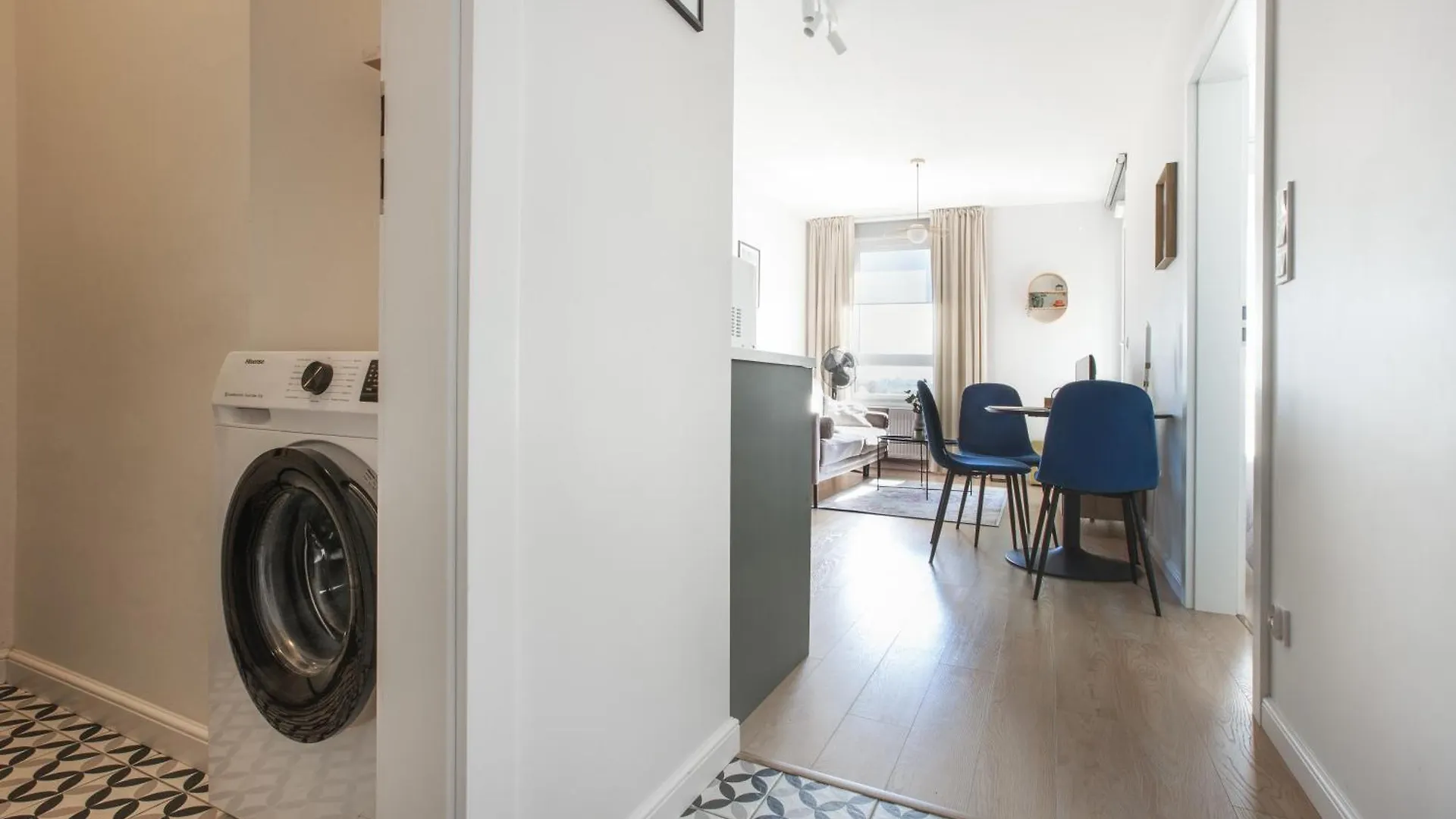 Komfortowy apartament z balkonem i parkingiem Wrocław