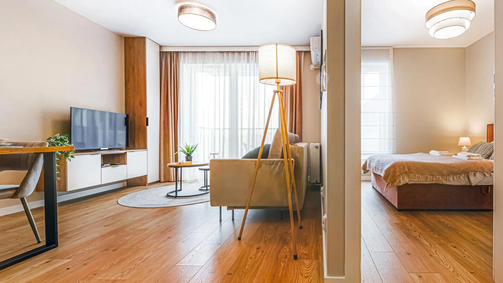 Komfortowy Apartament Z Balkonem I Parkingiem Wroclaw 0*,