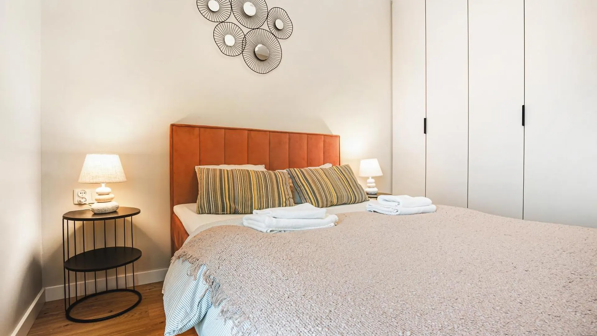 Apartment Komfortowy Apartament Z Balkonem I Parkingiem Wroclaw
