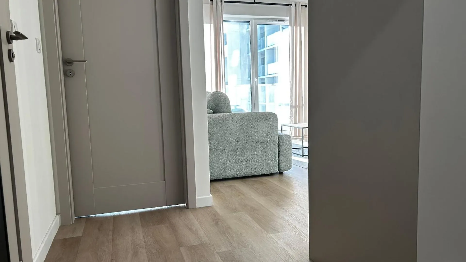 Komfortowy Apartament Z Balkonem I Parkingiem Wroclaw