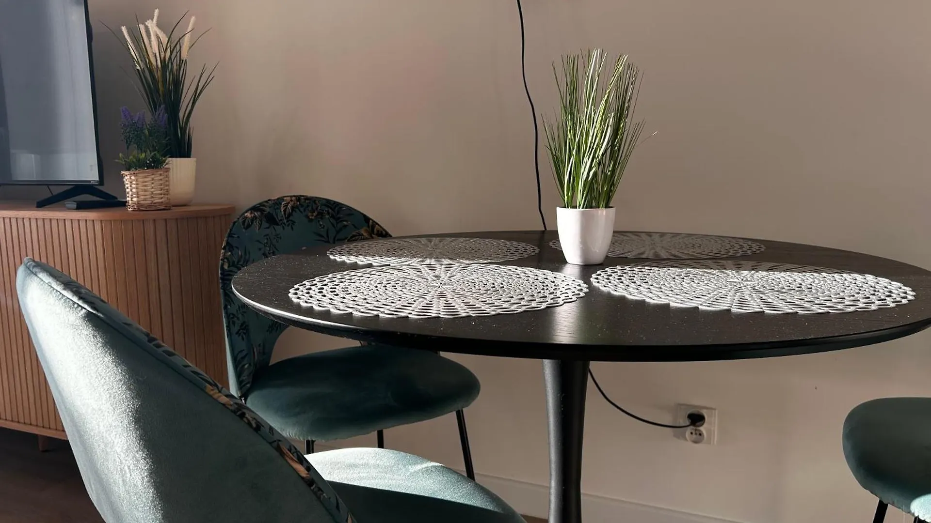 Komfortowy apartament z balkonem i parkingiem Wrocław
