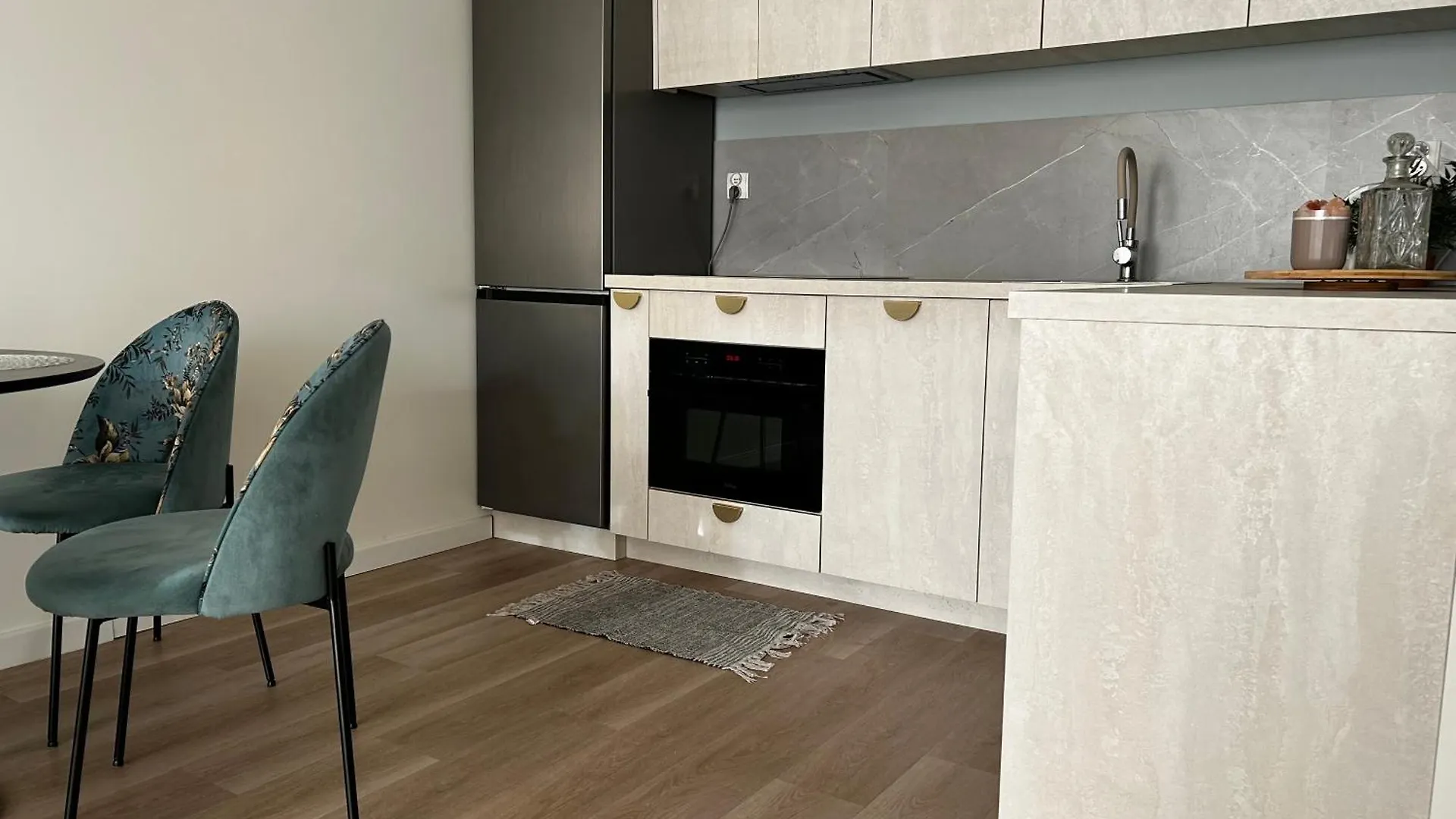 Lägenhet Komfortowy Apartament Z Balkonem I Parkingiem Wrocław