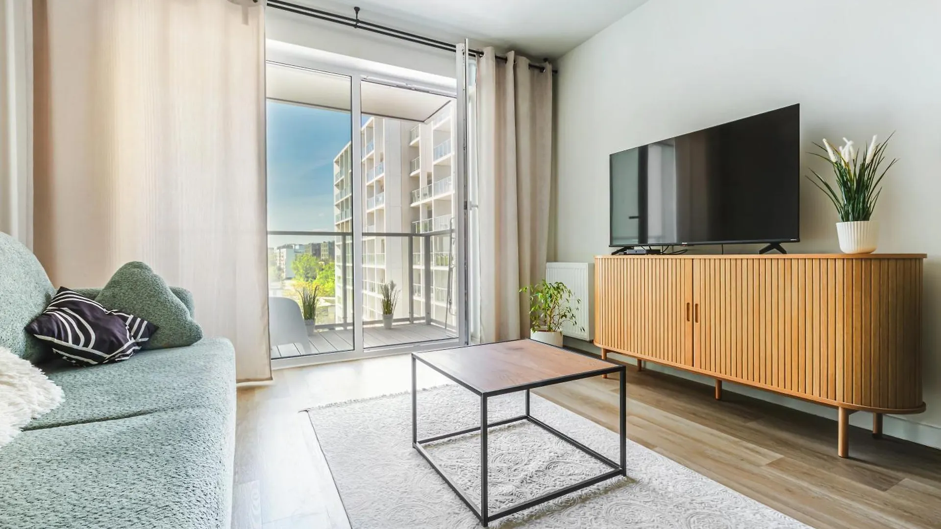 Komfortowy Apartament Z Balkonem I Parkingiem Wrocław