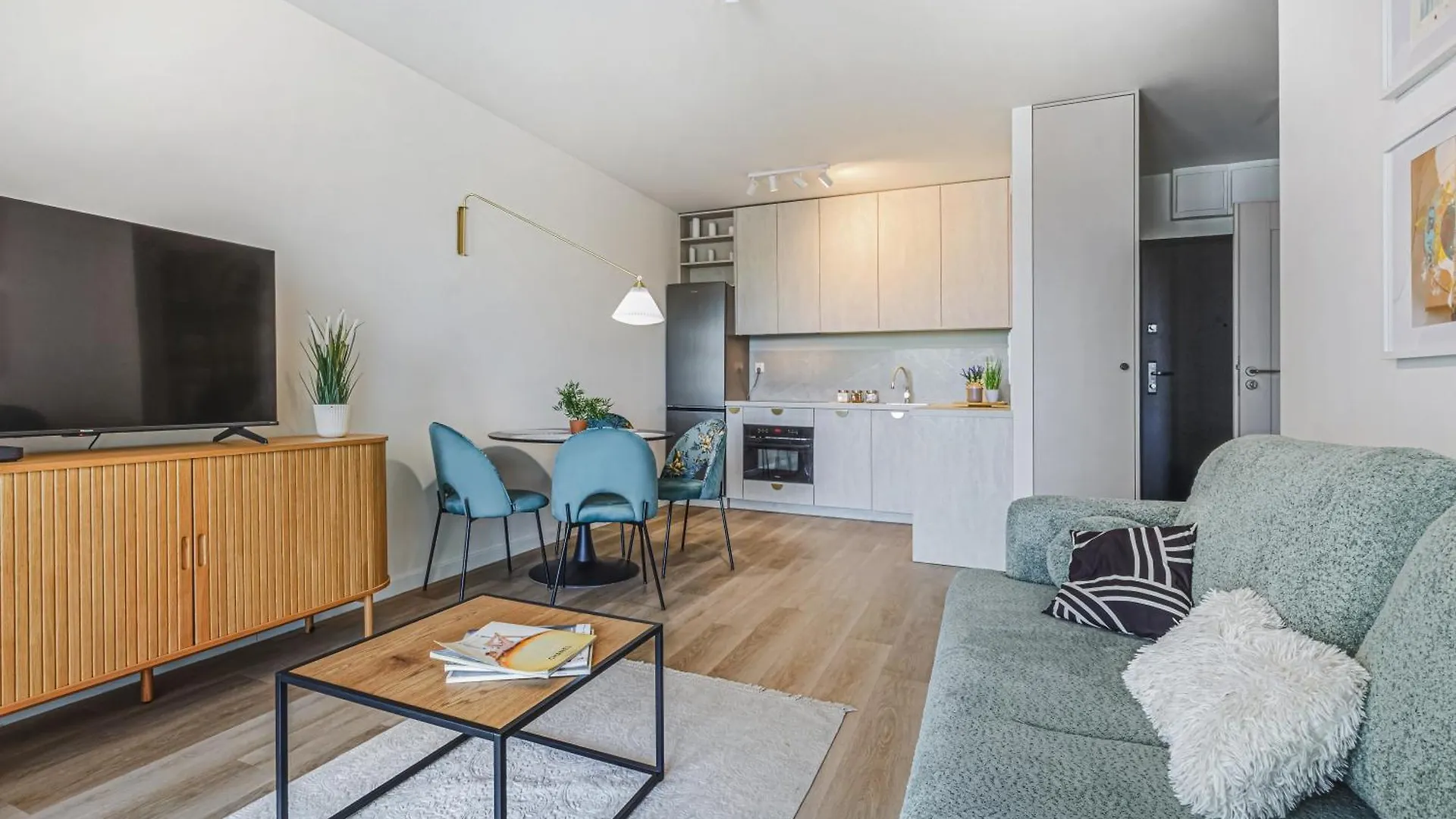 Komfortowy Apartament Z Balkonem I Parkingiem Wrocław Lägenhet